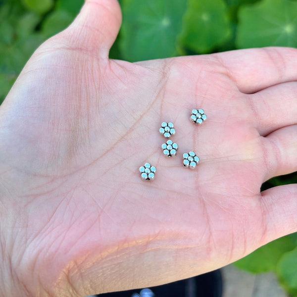 200pcs 5-Petal Flower Beads, 6mm Double Sided Small Spacer Beads, Antique Silver, Hole ID 1.3mm, MC-M4