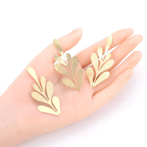 20pcs Brushed Raw Brass Large 7-Petal Leaf Pendant Drop, 62mm, Unplated/Uncoated, CF-B6
