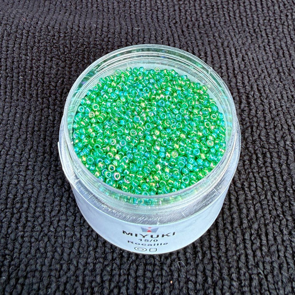 25g Miyuki Rocaille 15/0 Round Seed Beads Translucent Rainbow Green RR-179