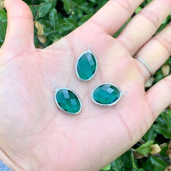 10pcs Grade A May Emerald Green Oval Birthstone Charm Drops, Sterling Silver Plated Brass, 18x13mm, CCP6-S5