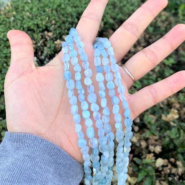 Natural Blue Aquamarine Gemstone Oval Tumbled Pebble Beads, Irregular, 5mm to 8mm, Hole ID 1mm, 15 Inch/1 Strand, GZ11-65