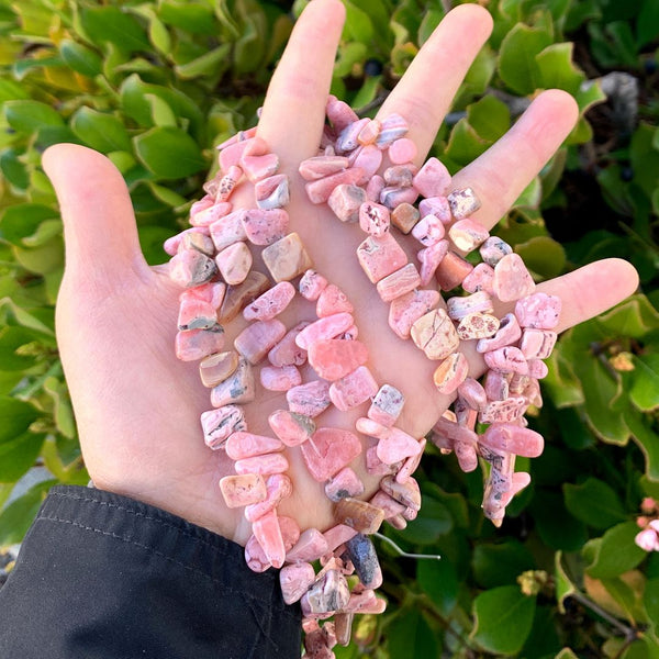 Natural Rhodonite Gemstone Petal Keishi Beads, Irregular, 10mm-20mm, Hole ID 1mm, 1 Strand/15 Inch, GZ6-3