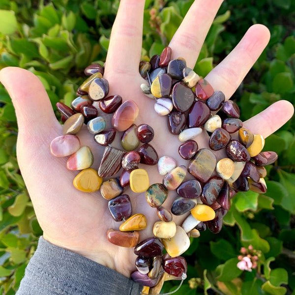 Natural Mookaite Jasper Gemstone Petal Keishi Beads, Irregular, 10mm-20mm, Hole ID 1mm, 1 Strand/15 Inch, GZ6-40