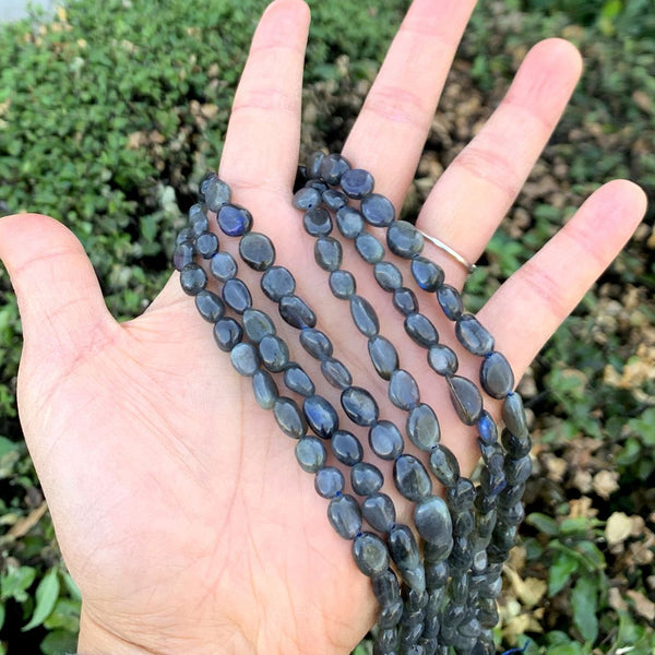 Natural Blue Flash Black Labradorite Gemstone Oval Tumbled Pebble Beads, Irregular, 6mm to 8mm, Hole ID 1mm, 15 Inch/1 Strand, GZ11-67