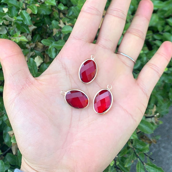 10pcs Grade A January Siam Red Oval Birthstone Charm Drops, 18K Yellow Gold Plated Brass, 18x13mm, CCP6-G1