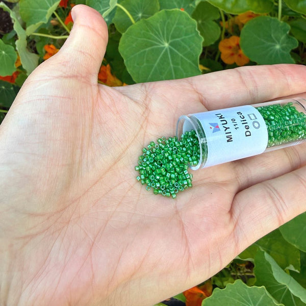 30g Miyuki Delica 11/0 Seed Beads Lime Green-Lined Luster Kelly Green DB274