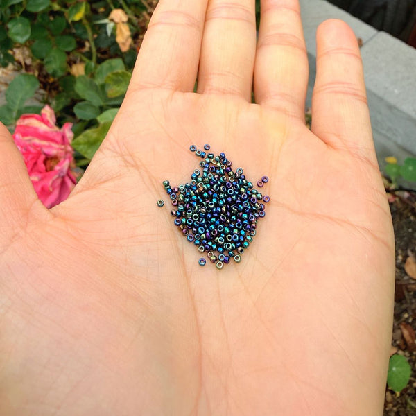 50g Miyuki Rocaille 15/0 Round Seed Beads Opaque Rainbow Black RR-455