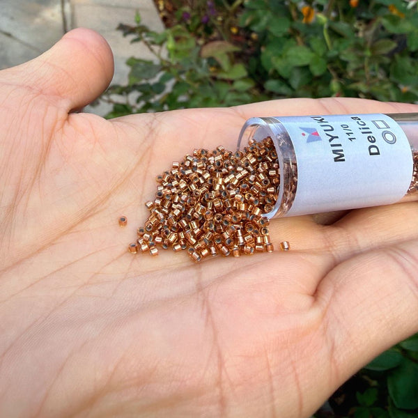 7.5g Miyuki Delica 11/0 Seed Bead Transparent Copper-Lined Pale Amber DB181