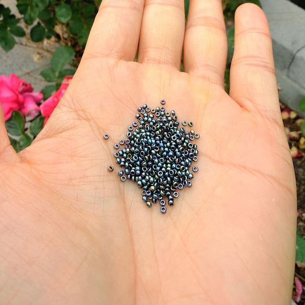25g Miyuki Rocaille 15/0 Round Seed Beads Opaque Iris Gunmetal RR-456