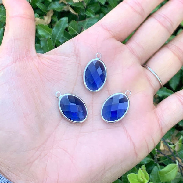 10pcs Grade A September Sapphire Blue Oval Birthstone Charm Drops, Sterling Silver Plated Brass, 18x13mm, CCP6-S9