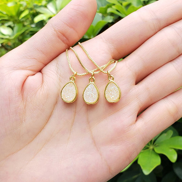 1pc Natural Druzy Crystal Pendant Necklace, Clear AB Teardrop Small Tiny Gemstone Pendant, 18 inch Gold Plated Stainless Steel Chain, GGP26-5