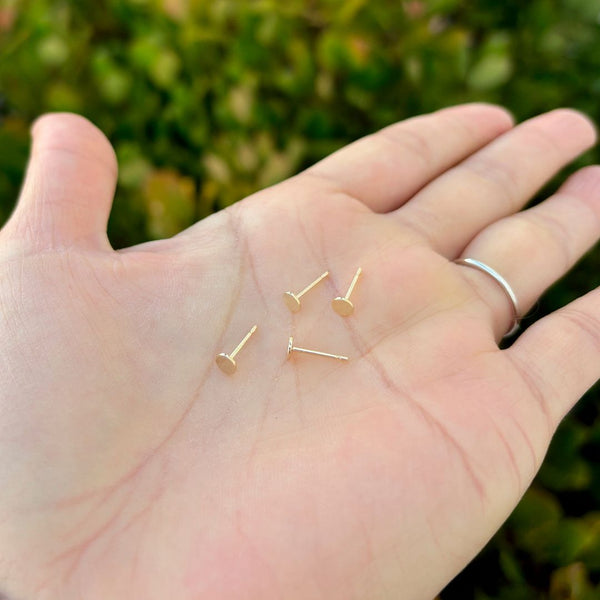 4pcs Real 1/20 14K Gold Filled Earring Posts, 4mm Small Glue On Flat Round Pad, with 4pcs Plastic Earring Backs, JK1-E4