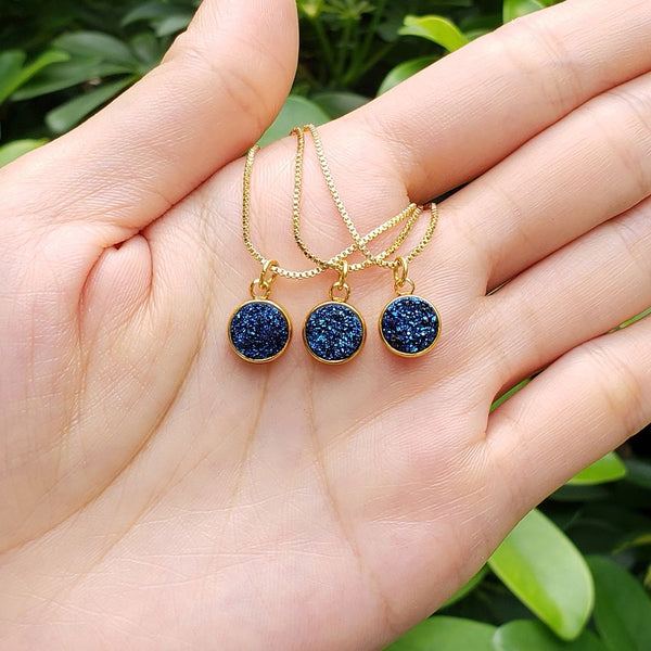1pc Natural Druzy Crystal Pendant Necklace, Purple Blue Round Disc Drop Small Tiny Gemstone Pendant, 18 inch Gold Plated Stainless Steel Chain, GGP22-6
