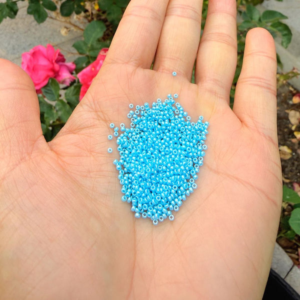 25g Miyuki Rocaille 15/0 Round Seed Beads Opaque Luster Light Blue RR-433