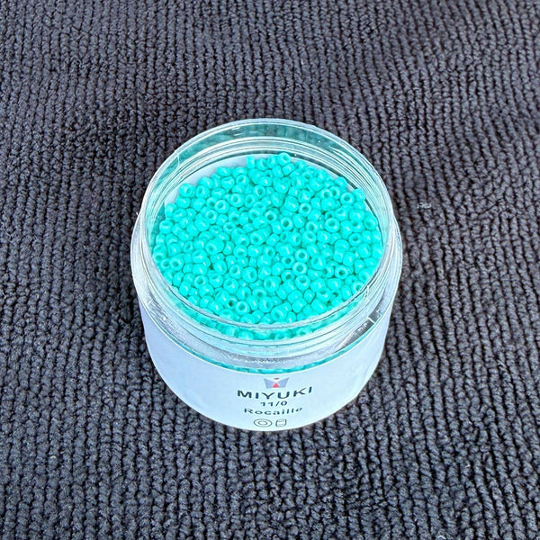 25g Miyuki Rocaille 11/0 Round Seed Beads Opaque Turquoise Green RR-412