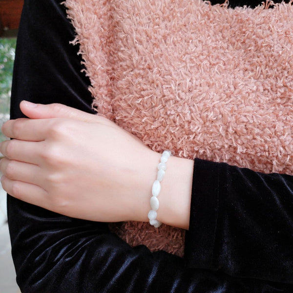 1 Strand Stretch Natural White Moonstone Free Form Gemstone Bracelet, 5-8mm Small Beads, Length Selections: 7 inch/7.5 inch