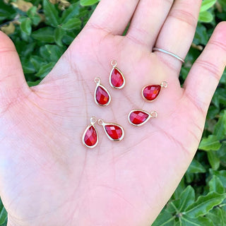 10pcs Grade A January Red Teardrop Birthstone Charm Drop, 18K Yellow Gold Plated Brass, Size Selections: 11x7mm, 14x8mm, 16x9mm