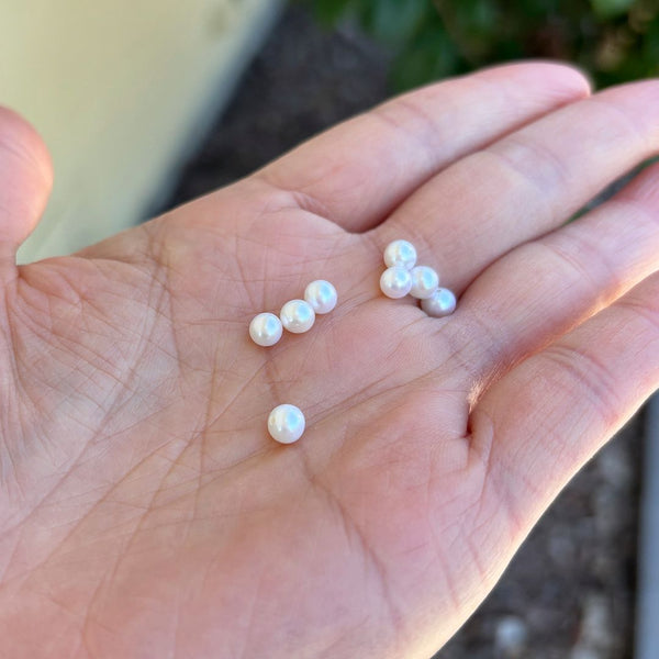 4pcs Natural AAA Grade High Luster Half Drilled Round Pearls Beads, White Cultured Freshwater Pearls, 4-5mm, Hole ID 0.8mm, PH3-45