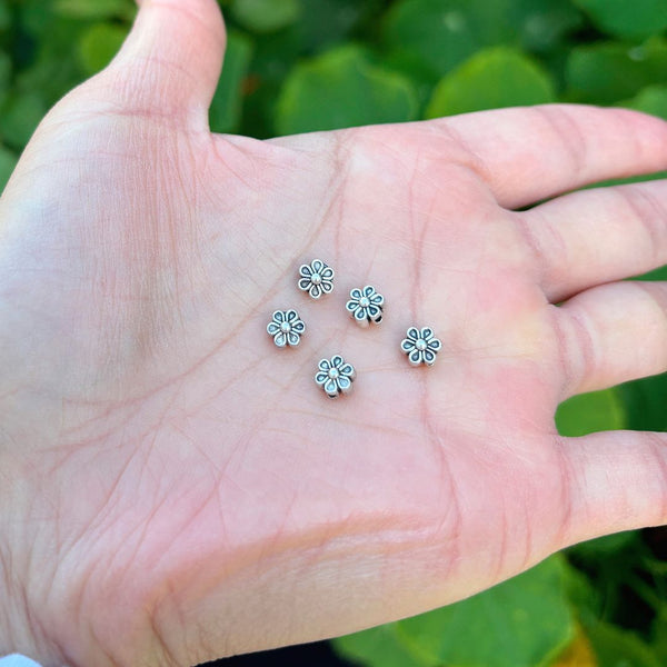 200pcs 6-Petal Flower Beads, 5.7mm Double Sided Small Spacer Beads, Antique Silver, Hole ID 1.3mm, MC-M6