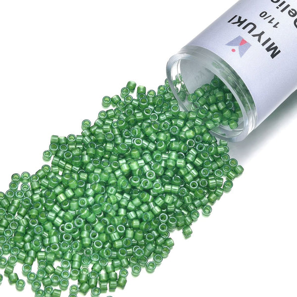 30g Miyuki Delica 11/0 Seed Beads Lime Green-Lined Luster Kelly Green DB274