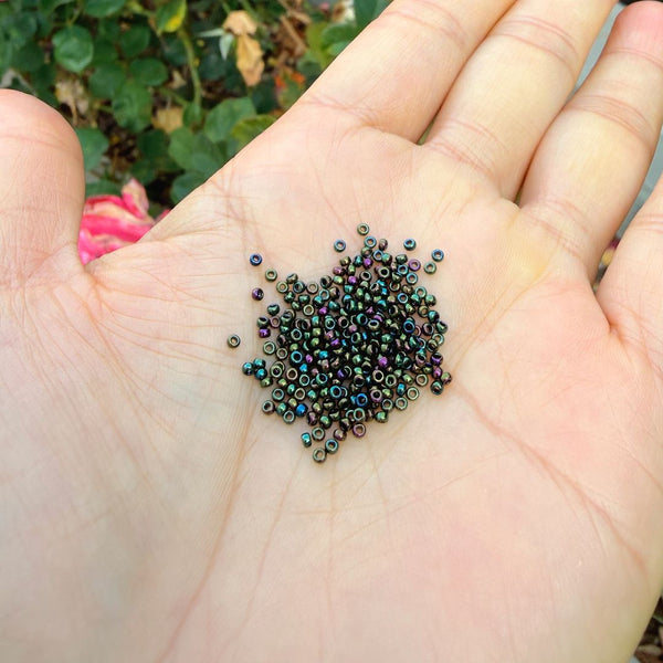 25g Miyuki Rocaille 15/0 Round Seed Beads Metallic Iris Forest Green RR-453