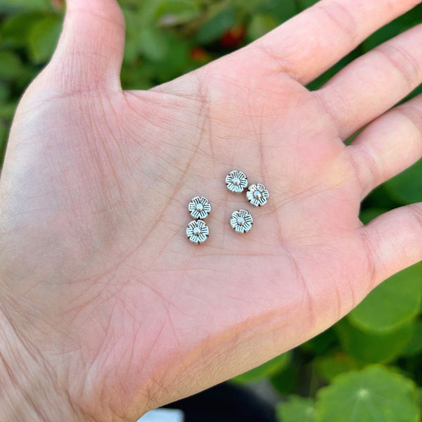 200pcs 6-Petal Flower Beads, 6mm Double Sided Small Spacer Beads, Antique Silver, Hole ID 1mm, MC-M3