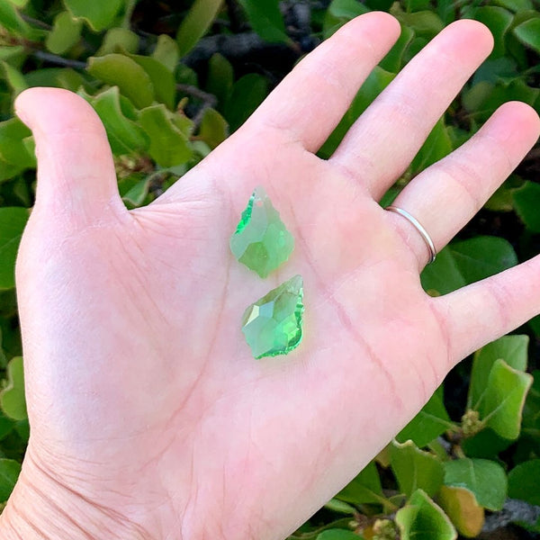 20pcs Creative Club Faceted Crystal Glass Baroque Chandelier Pendant Drops, August Peridot Green Birthstone, 22x13mm Large, Hole ID 1mm, CCF-16