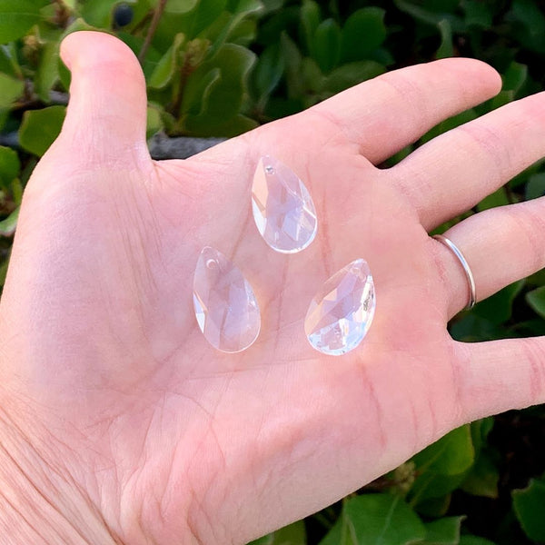 20pcs Creative Club Faceted Crystal Glass Pear Chandelier Pendant Drops, April Clear Birthstone, 22x13mm Large, Hole ID 1mm, CCE-1
