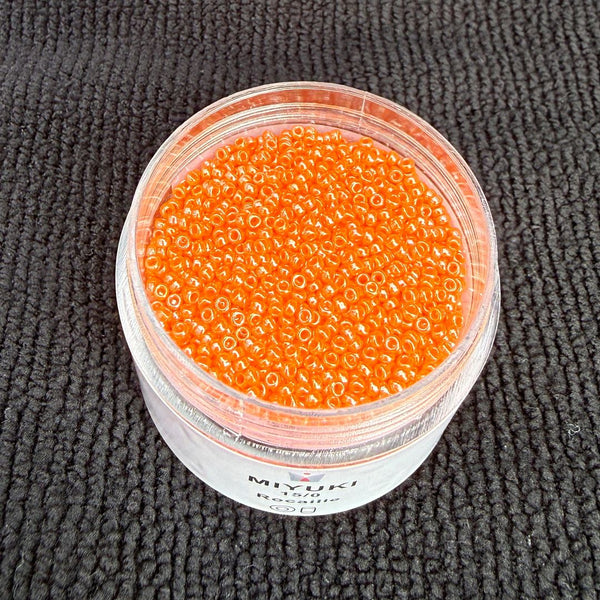 25g Miyuki Rocaille 15/0 Round Seed Beads Opaque Luster Mandarin RR-423