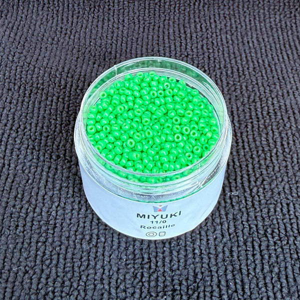 25g Miyuki Rocaille 11/0 Round Seed Bead Duracoat Opaque Fiji Green RR-4476