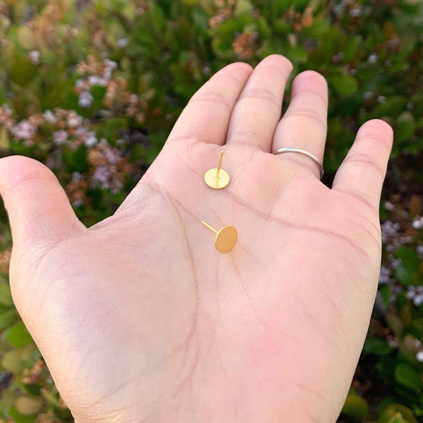 10 Pairs 925 Sterling Silver Earring Posts, Real 18K Yellow Gold Plated, Glue On Flat Board, 20pcs Plastic Earring Backs, Flat Board Selections: 3/4/6/8mm