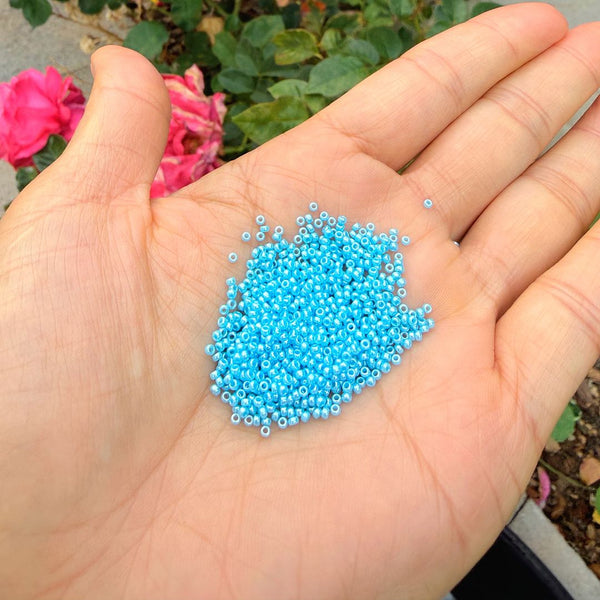 25g Miyuki Rocaille 15/0 Round Seed Beads Opaque Luster Light Blue RR-433