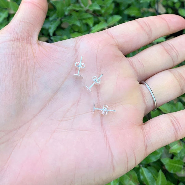 100pcs Earring Posts Glue On Settings, with 100pcs Earring Backs, Sterling Silver Plated Brass, Flat Board Size Selections: 3mm/4mm/6mm/8mm